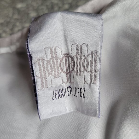 Comforter, shams, and rug - Picture 6 of 6